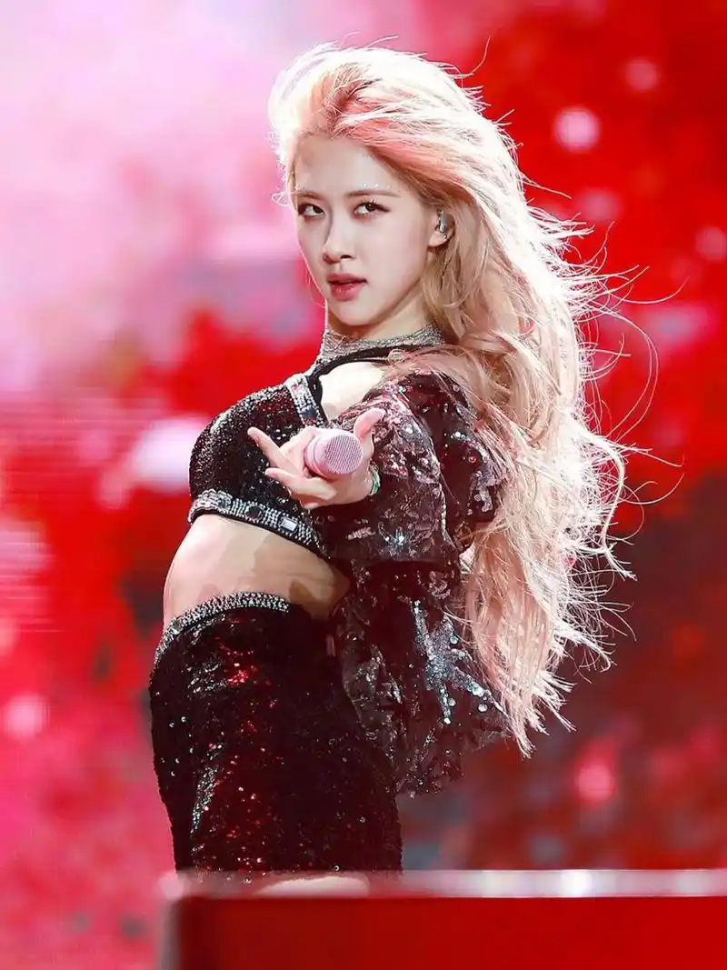 分享壁纸‖rose朴彩英科切拉专场 科切拉的风让澳洲野玫瑰疯狂生长