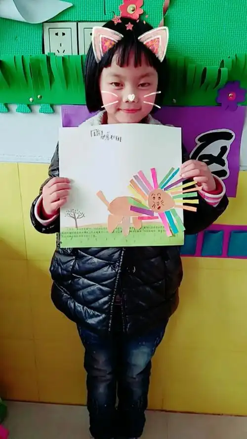 大一班手工课《戴假发的狮子》