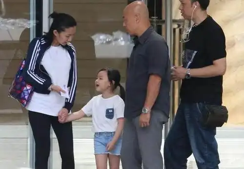 刘德华的女儿刘向蕙乖巧可爱,遗传父母美貌,网友:一家好幸福nn